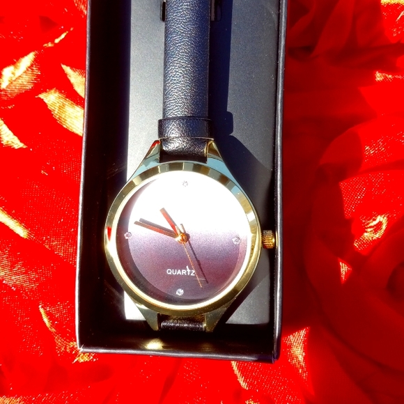 Watch - Picture 2 of 3